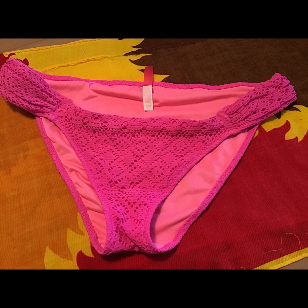 VICTORIAS SECRET CROCHET BIKINI BOTTOMS SWIM SZ L